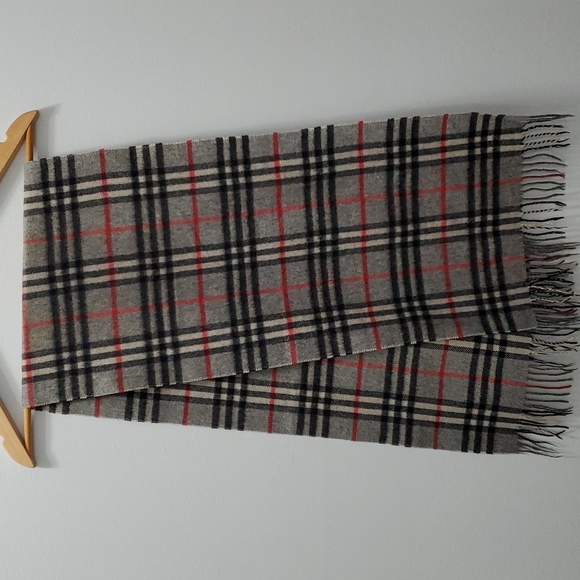 Burberry Scarf - Picture 5 of 12